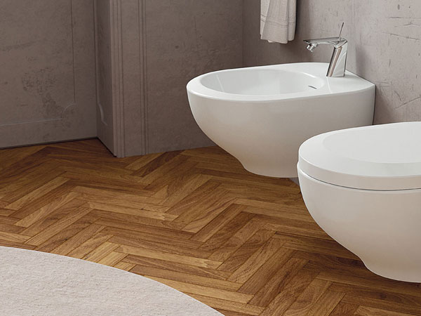 rifacimento bagno con pavimento legno